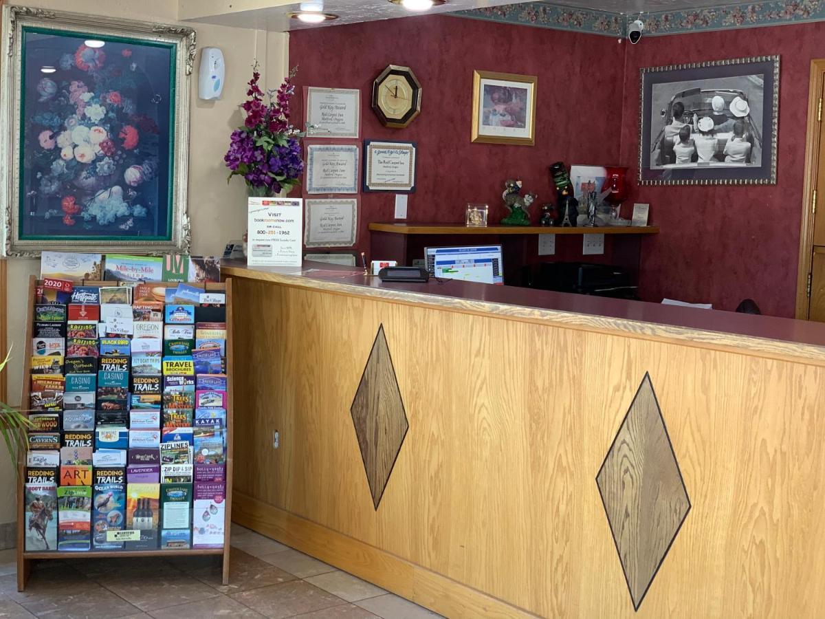 Red Carpet Inn Medford Bagian luar foto