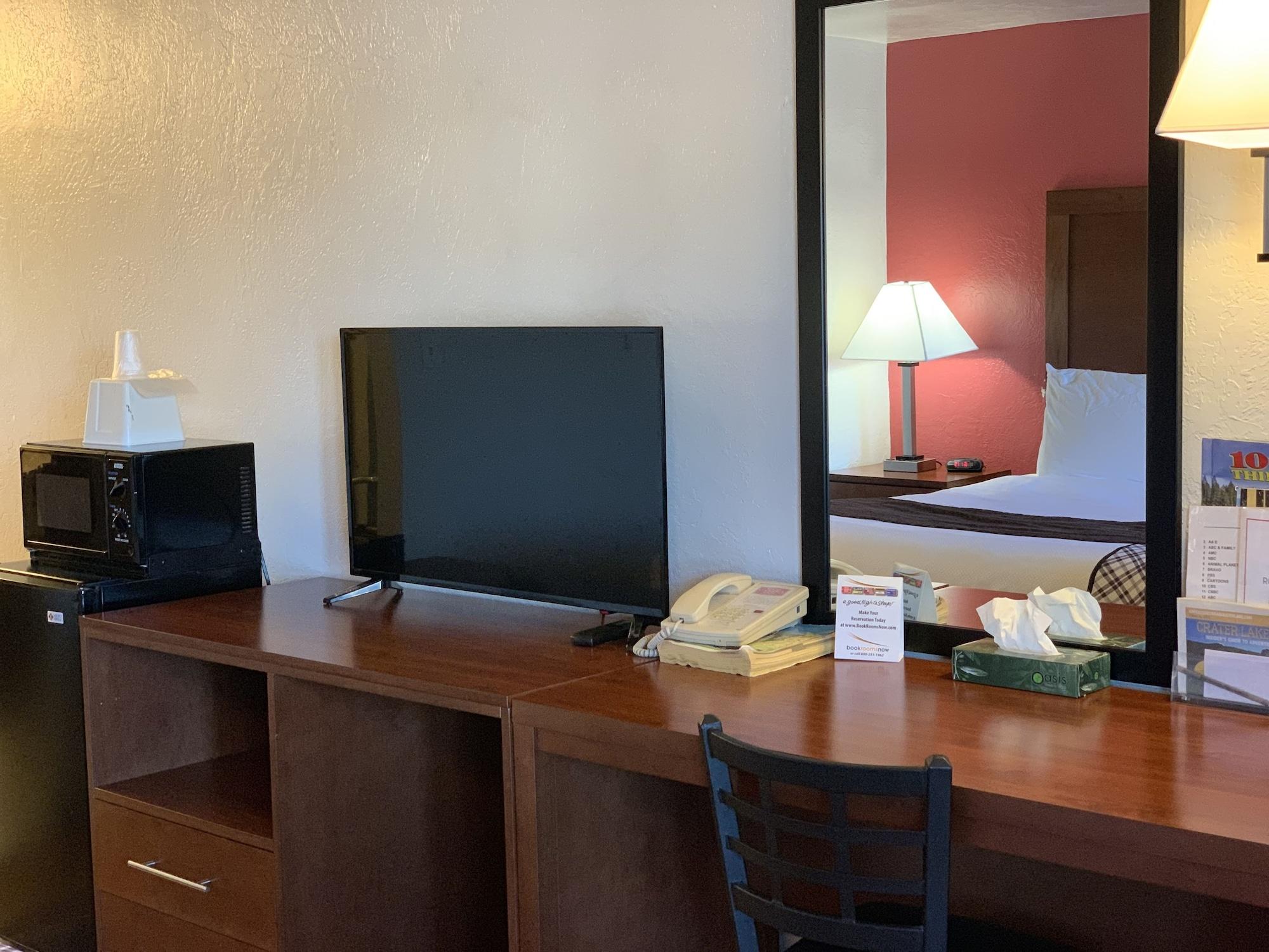 Red Carpet Inn Medford Bagian luar foto