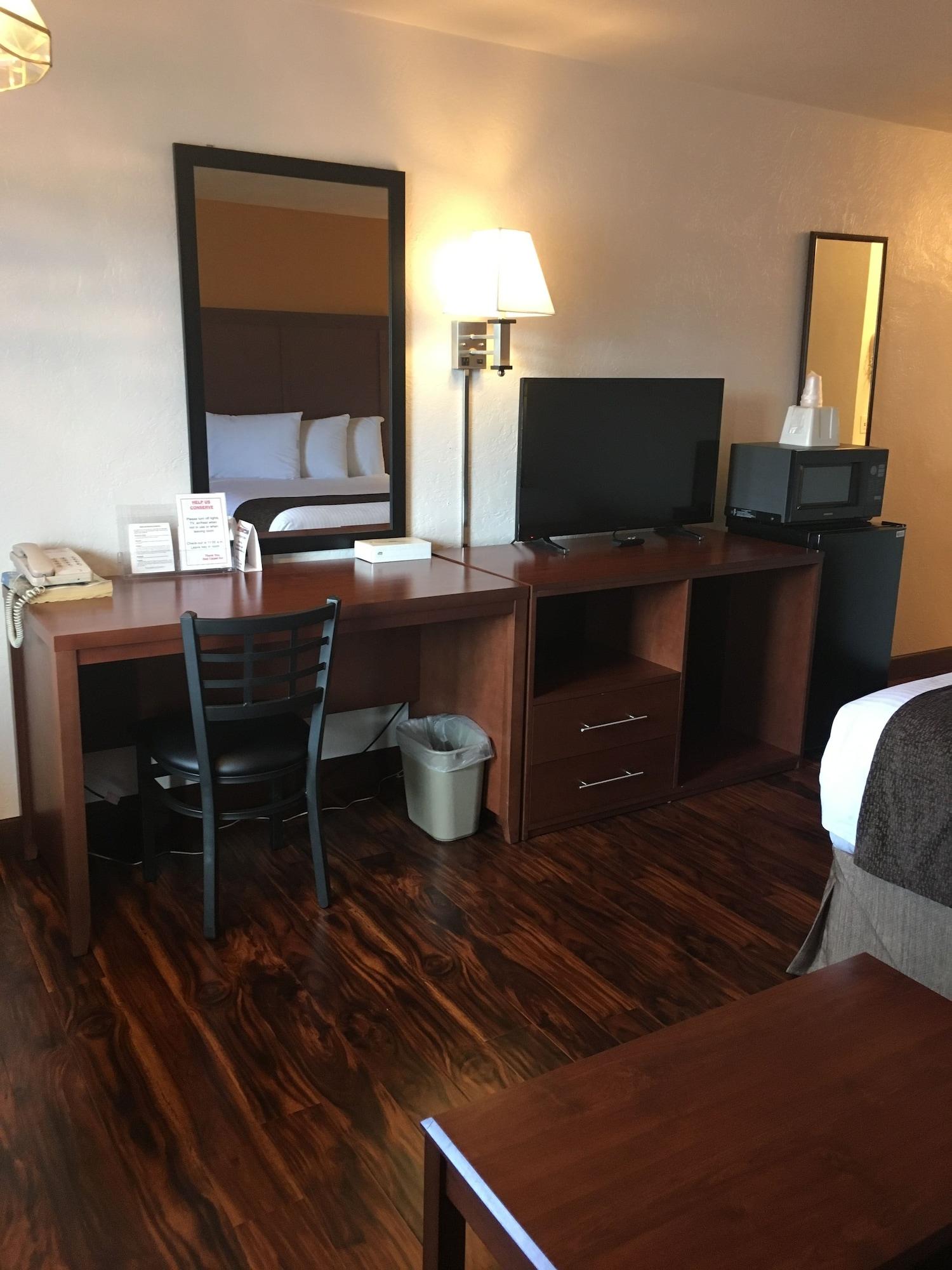 Red Carpet Inn Medford Bagian luar foto
