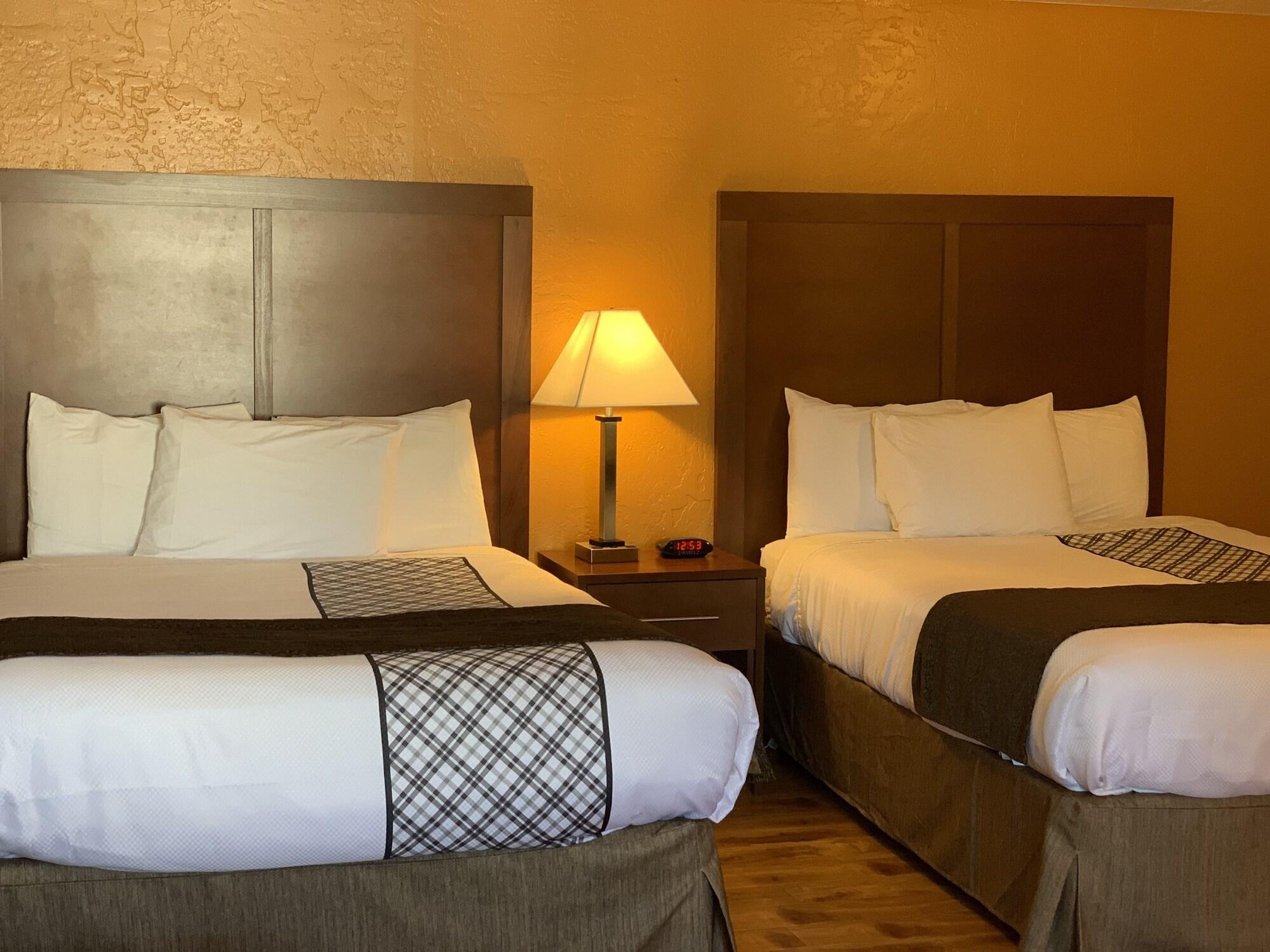 Red Carpet Inn Medford Bagian luar foto