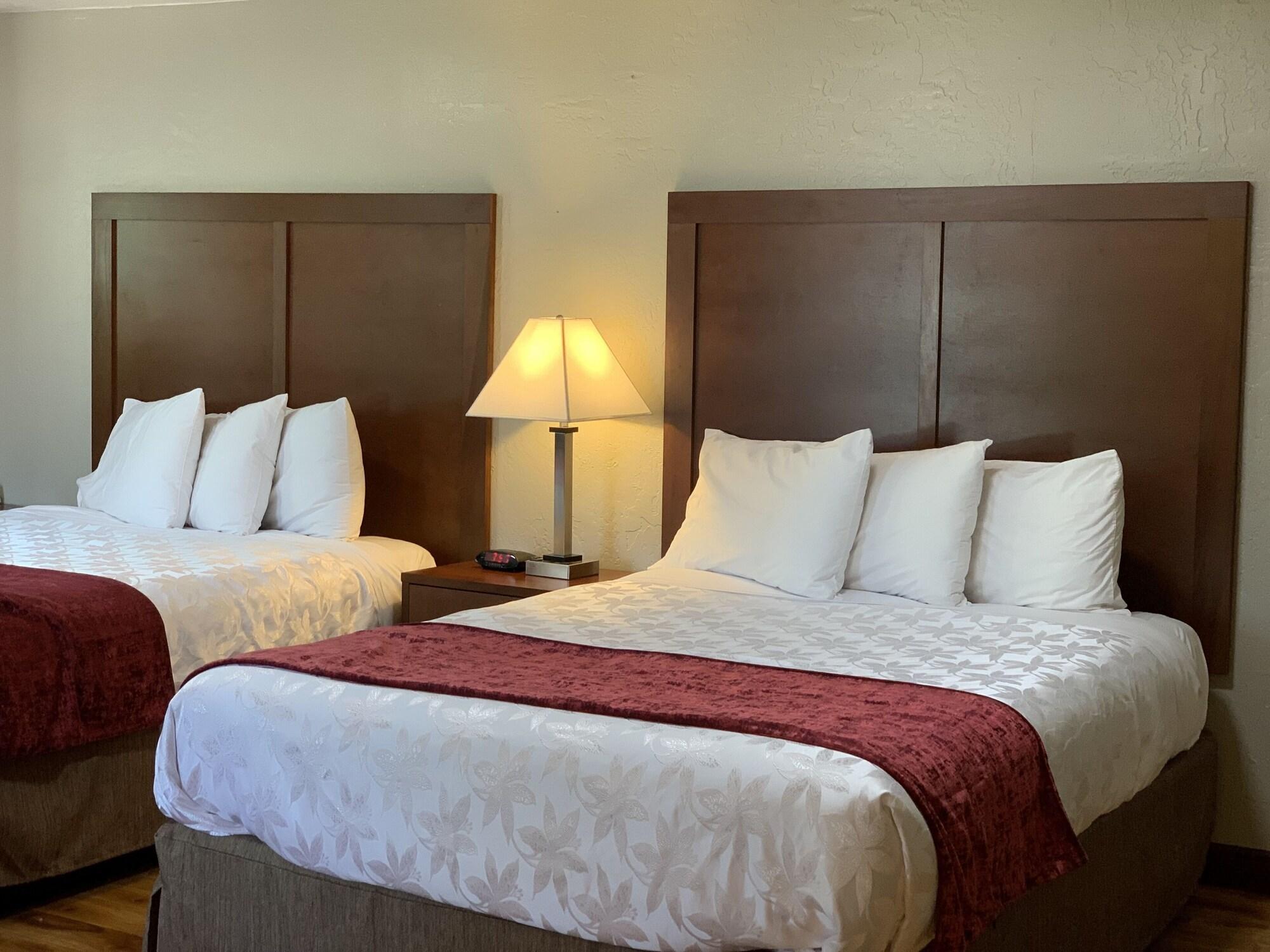 Red Carpet Inn Medford Bagian luar foto
