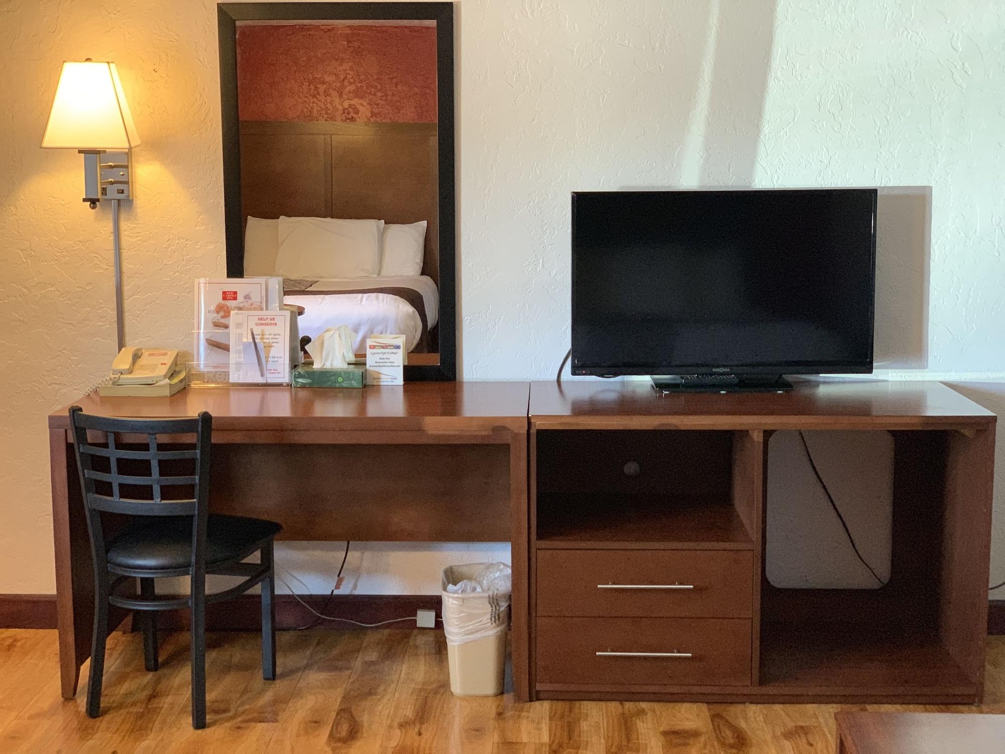 Red Carpet Inn Medford Bagian luar foto