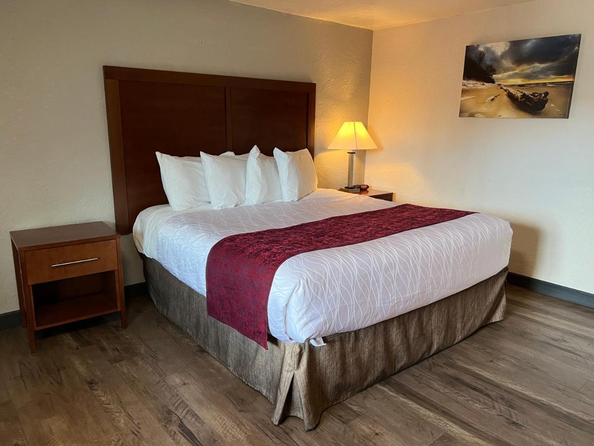 Red Carpet Inn Medford Bagian luar foto