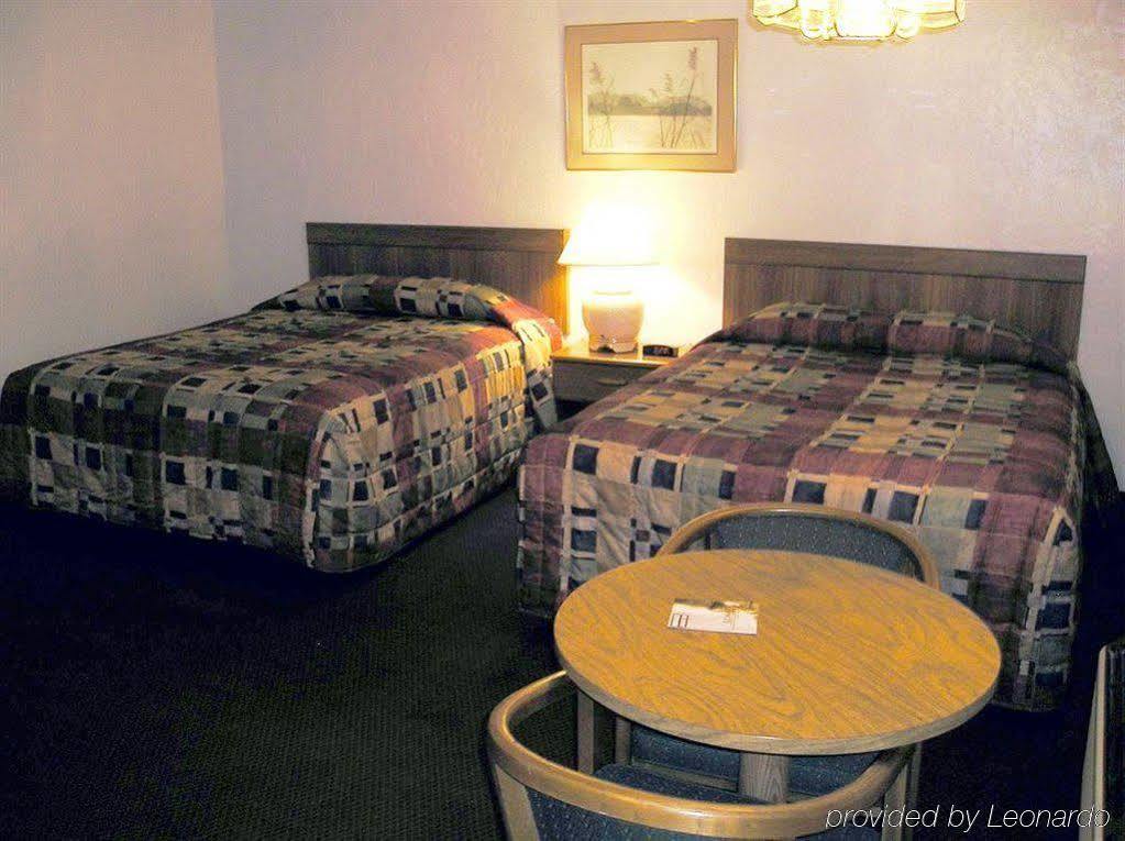 Red Carpet Inn Medford Bagian luar foto