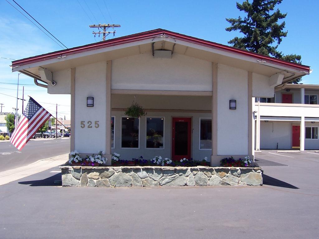 Red Carpet Inn Medford Bagian luar foto
